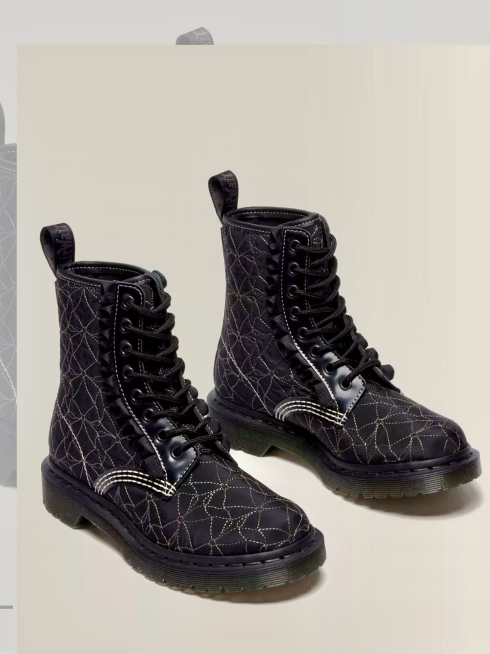 New Dr. Martens 1460 Frill 8-Eye Bow Lace Up Boots Ruffle Black Women's Size 6